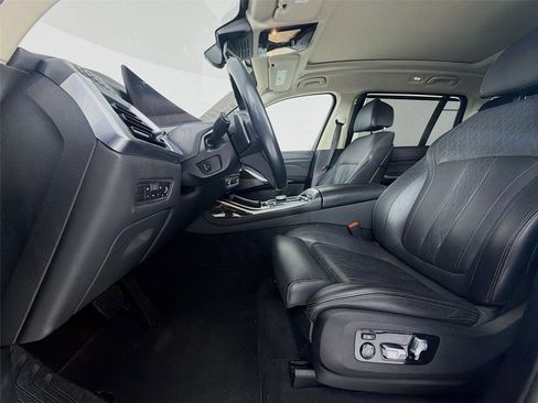Used 2023 BMW X7 xDrive40i w/ Premium Package image 5