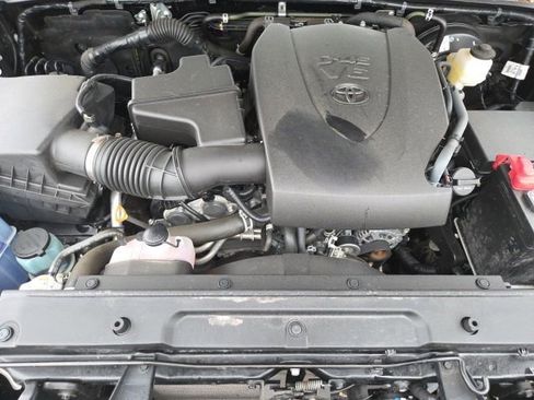 Used 2023 Toyota Tacoma Limited image 30