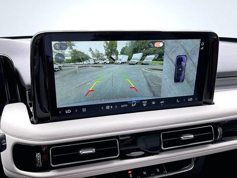 Used 2026 Lincoln Aviator 2WD image 16