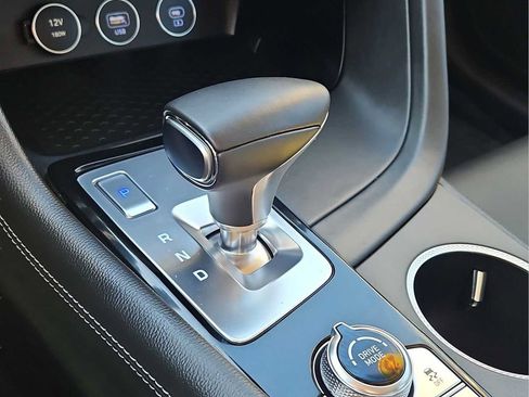 Used 2025 Genesis G70 2.5T AWD/4WD image 29