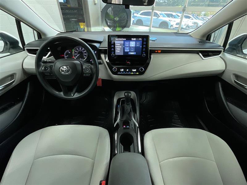 Used 2020 Toyota Corolla LE FWD image 25