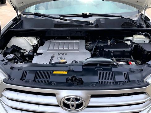 Used 2013 Toyota Highlander SE FWD image 32
