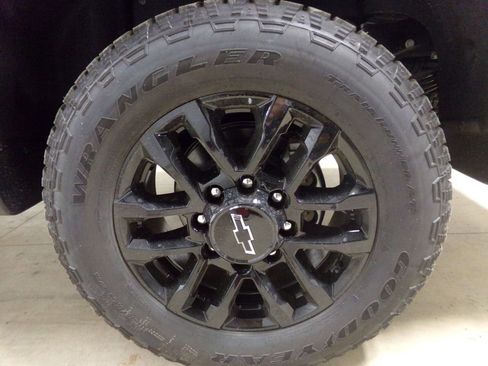 New 2025 Chevrolet Silverado 2500 LTZ w/ LTZ Plus Package image 33