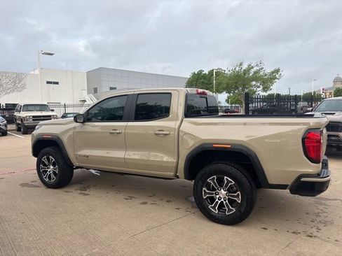 Used 2023 GMC Canyon AT4 w/ AT4 Premium Package image 8