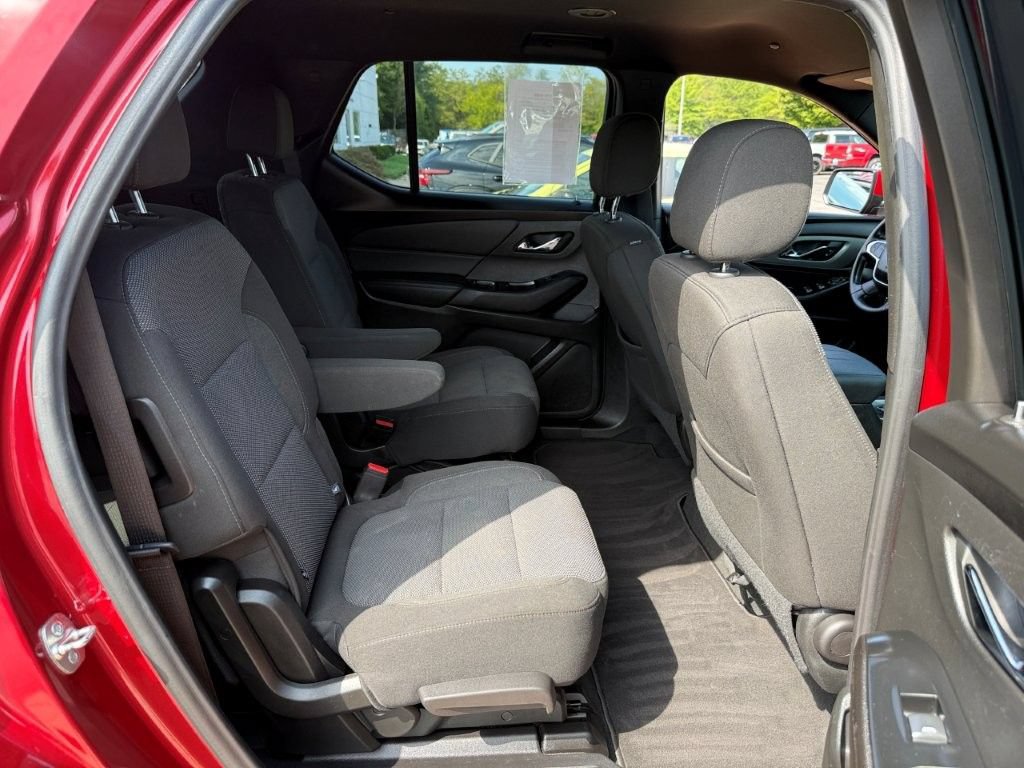 Used 2023 Chevrolet Traverse LT FWD image 21