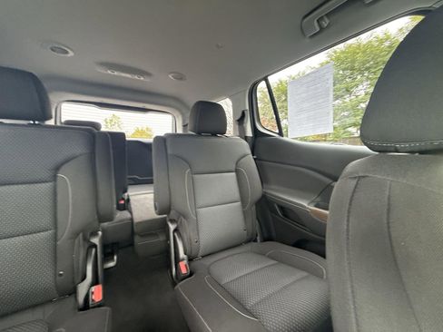 Certified 2023 GMC Acadia SLE w/ Driver Convenience Package image 13