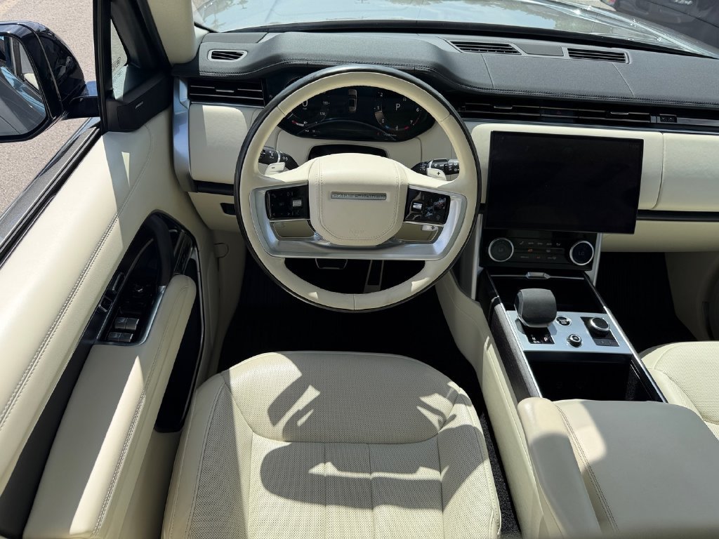Used 2023 Land Rover Range Rover SE AWD/4WD image 13