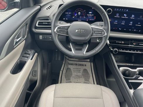 Used 2024 Chevrolet Traverse LT w/ Midnight/Sport Edition image 15