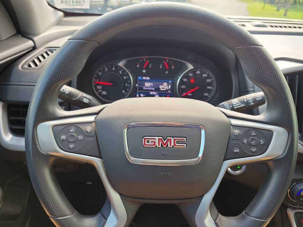 Used 2024 GMC Terrain SLE w/ Driver Convenience Package FWD image 8