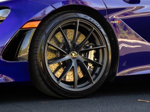 Used 2020 McLaren 720S image 25