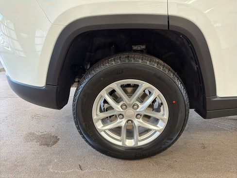 New 2025 Jeep Grand Cherokee Laredo X image 27