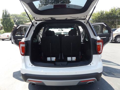 Used 2016 Ford Explorer XLT AWD/4WD image 30