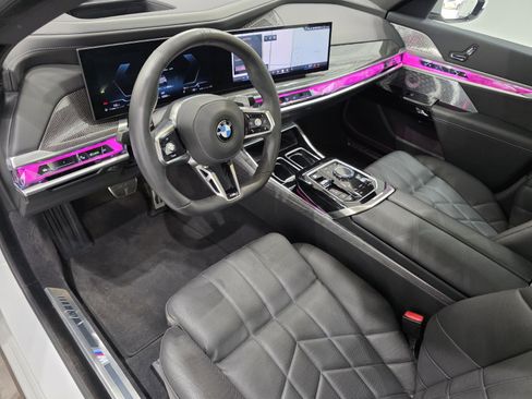 Used 2025 BMW 760i xDrive w/ Executive Package AWD/4WD image 7
