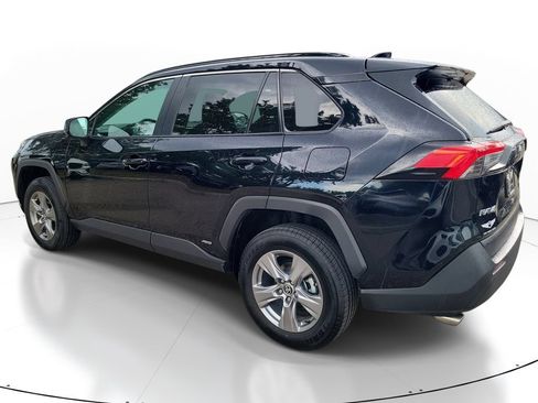 Used 2025 Toyota RAV4 LE AWD/4WD image 4