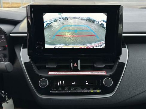 Used 2025 Toyota Corolla LE image 35