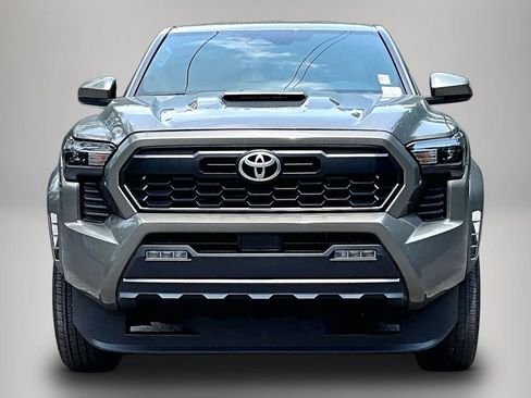 Used 2024 Toyota Tacoma TRD Sport AWD/4WD image 3