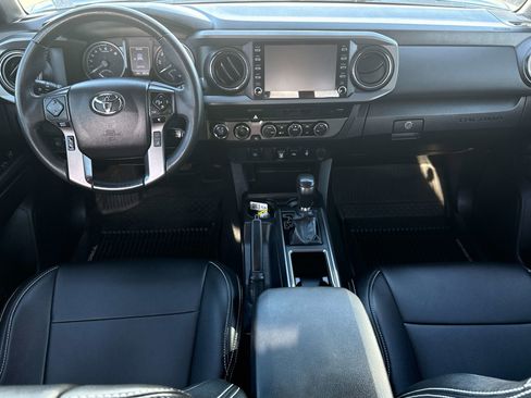 Used 2022 Toyota Tacoma TRD Off-Road image 14