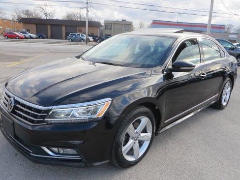 Used 2017 Volkswagen Passat 1.8T SE image 40
