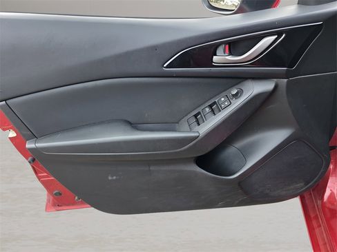 Used 2015 MAZDA MAZDA3 i Touring image 17