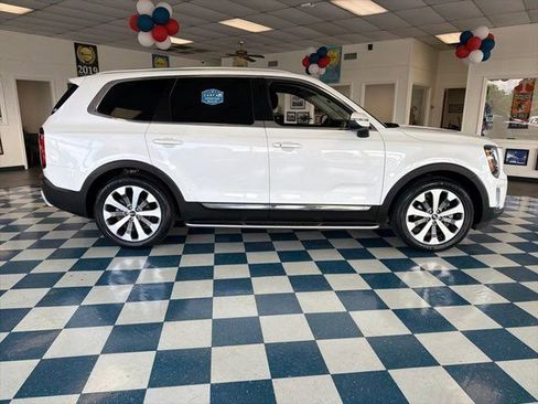 Used 2020 Kia Telluride EX w/ EX Premium Package FWD image 8