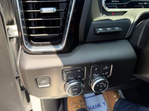 Used 2024 GMC Sierra 1500 Denali Ultimate AWD/4WD image 21