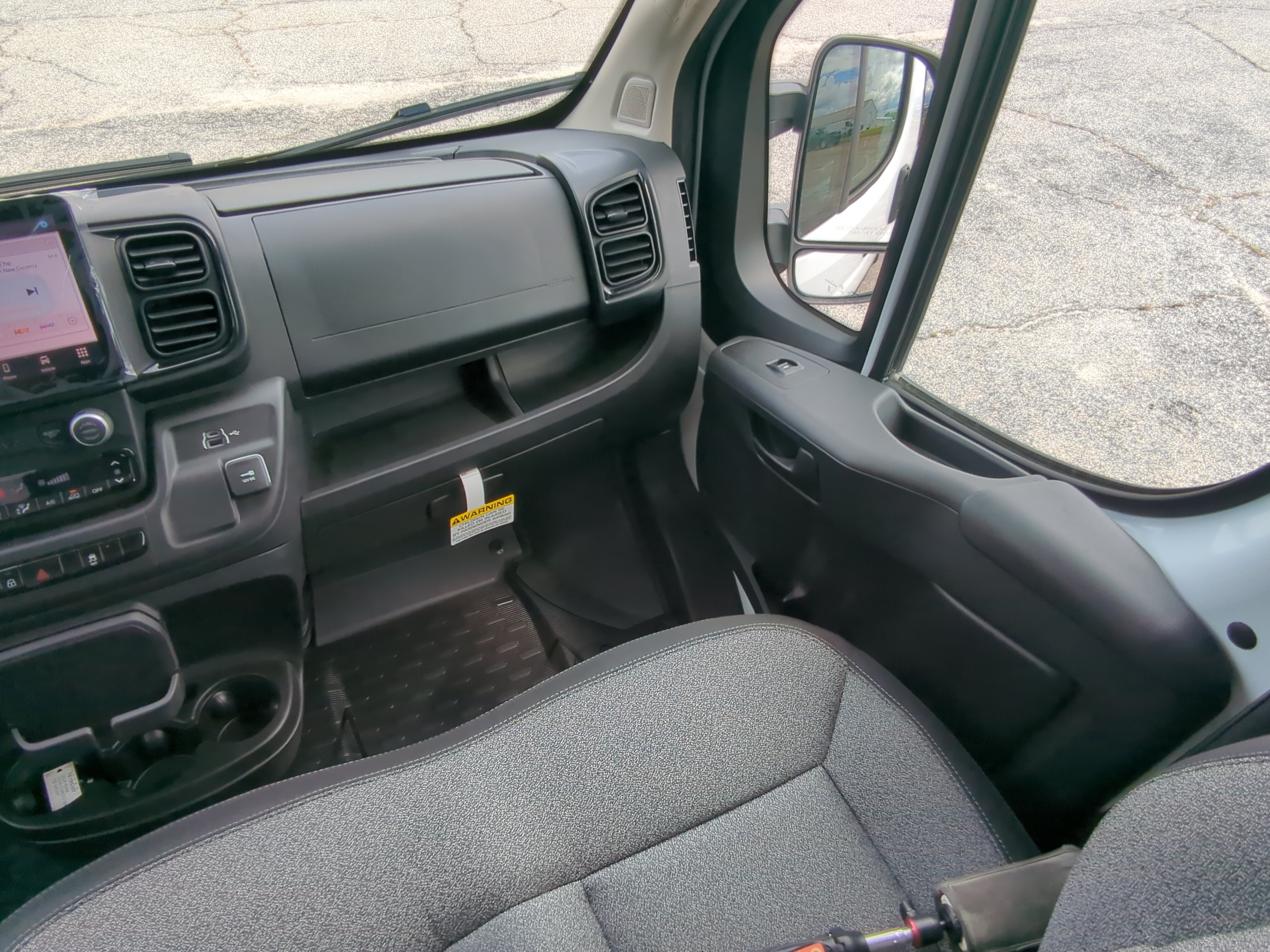 New 2026 RAM ProMaster 2500 w/ Premium Convenience Group FWD image 14