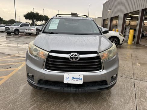 Used 2015 Toyota Highlander XLE AWD/4WD image 3