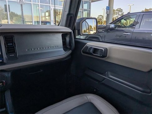 Used 2024 Ford Bronco Wildtrak image 15