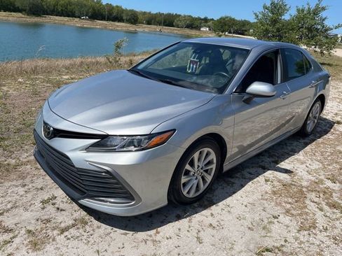 Used 2022 Toyota Camry LE FWD image 1