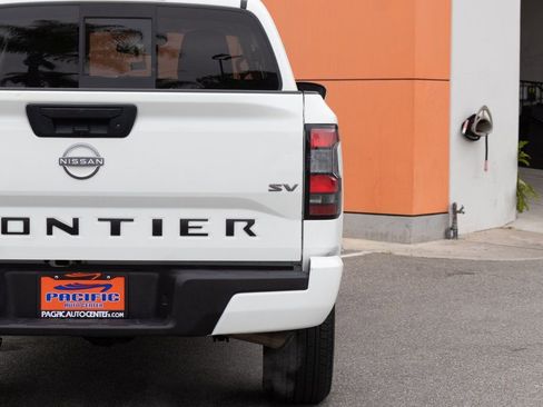 Used 2022 Nissan Frontier SV image 12