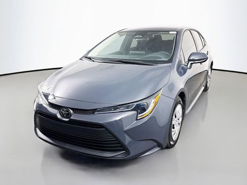 Used 2024 Toyota Corolla LE image 4