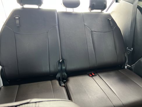 Used 2024 Toyota Sienna Platinum FWD image 31