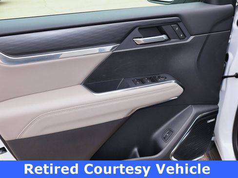 New 2025 GMC Acadia Elevation w/ Elevation Premium Package image 9