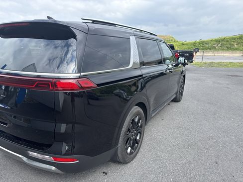 Used 2024 Kia Carnival SX Prestige FWD image 3