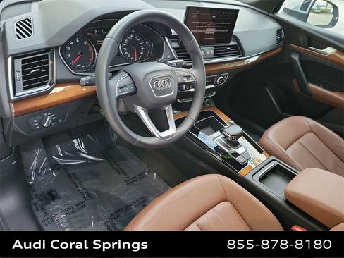 Used 2022 Audi Q5 2.0T Premium w/ Convenience Package image 2