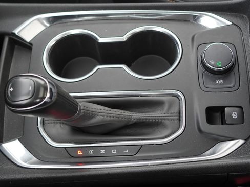 Used 2020 Chevrolet Traverse LT w/ LT Premium Package image 47