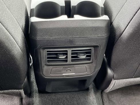 Used 2025 Chevrolet Colorado LT AWD/4WD image 16