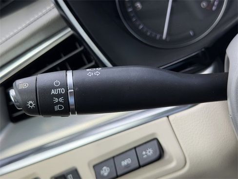 Used 2021 Cadillac XT5 Premium Luxury image 26