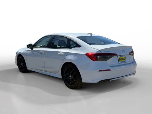 Used 2023 Honda Civic Sport image 3