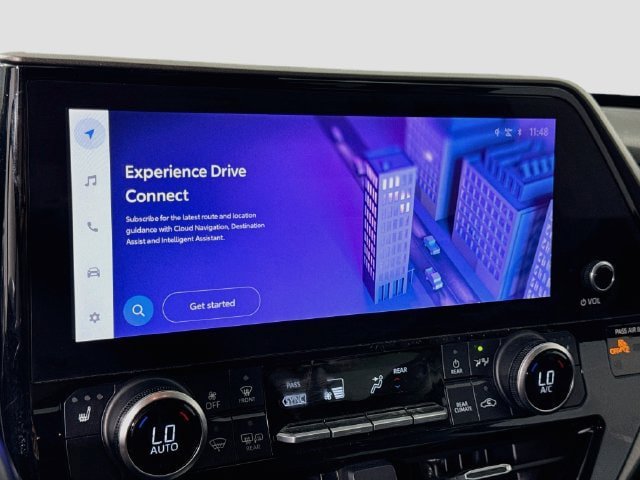 Used 2023 Toyota Highlander XLE FWD image 14