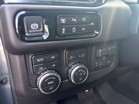 Used 2026 GMC Yukon XL AT4 w/ AT4 Premium Plus Package AWD/4WD image 13