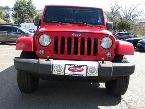 Used 2014 Jeep Wrangler Unlimited Sahara w/ Max Tow Package image 2