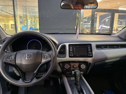 Used 2016 Honda HR-V LX image 8