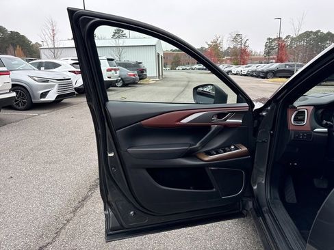 Used 2019 MAZDA CX-9 Signature image 10