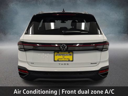 Used 2025 Volkswagen Taos SE AWD/4WD image 6