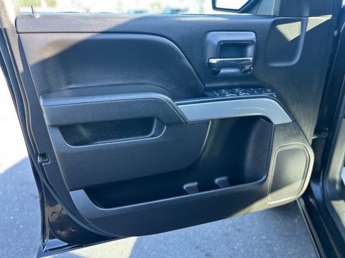 Used 2018 Chevrolet Silverado 1500 LT w/ Midnight Edition AWD/4WD image 9