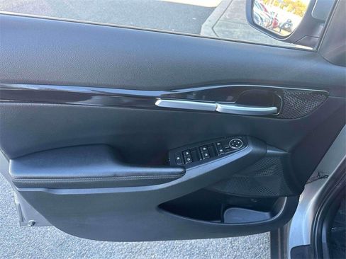 Used 2021 Kia Seltos EX image 16