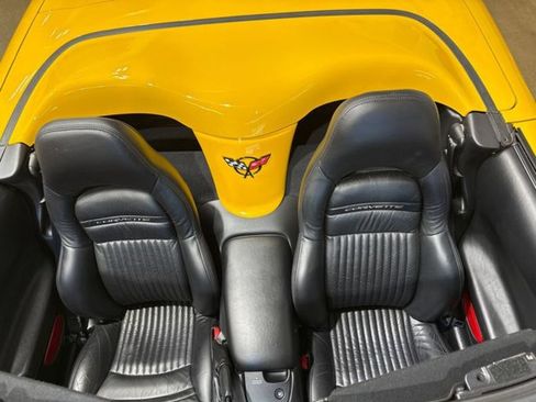 Used 2004 Chevrolet Corvette Convertible w/ Preferred Equipment Group RWD image 71