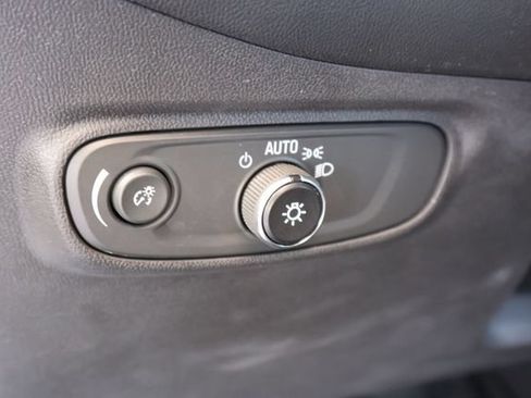 Used 2022 Chevrolet Equinox LT FWD image 25