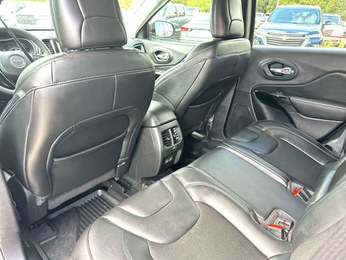 Used 2021 Jeep Cherokee Latitude Plus w/ Sun & Sound Group AWD/4WD image 24